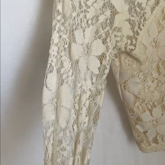 Beautiful off white /cream lace top - Picture 3 of 7